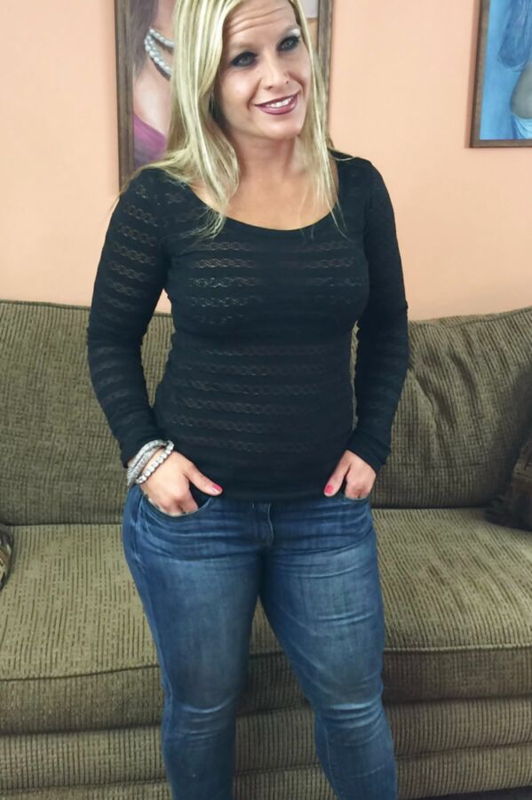 Blonde MILF Skylar shows off her curves