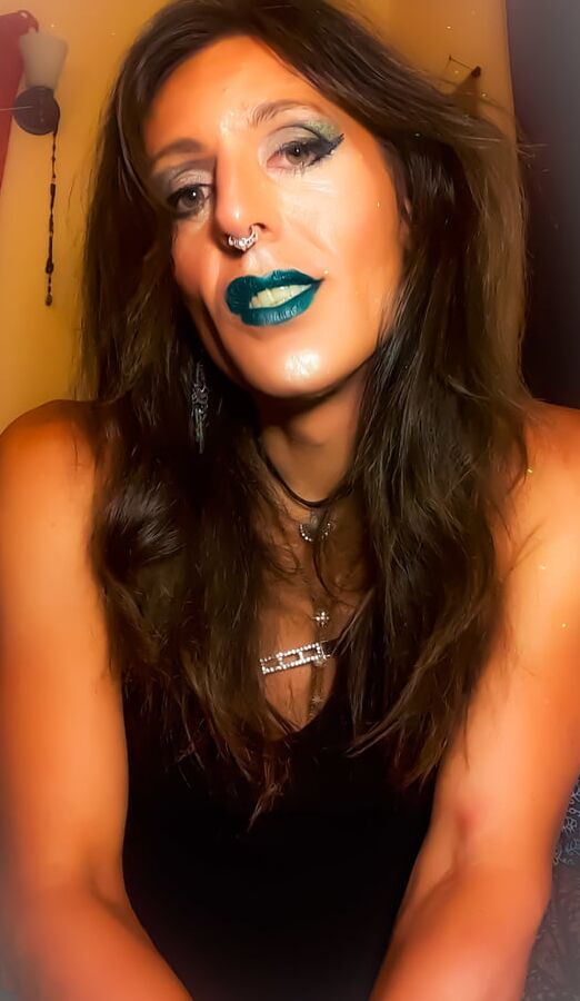 Sexy TS smoking fetish. Femme VS menthols