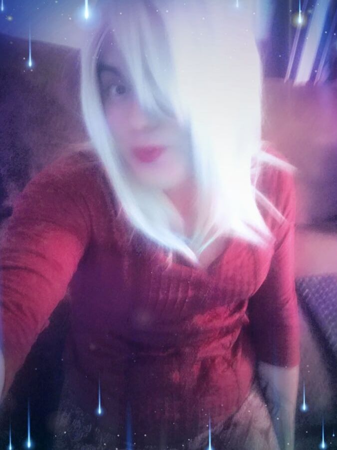 SexyLexi in blonde. Gorgeous tranny
