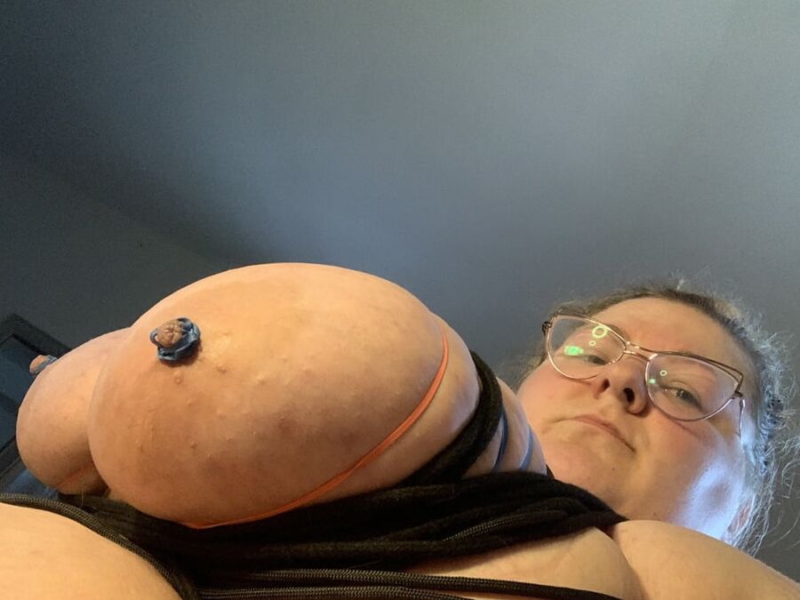 SSBBW Hog Freak Tied Tits