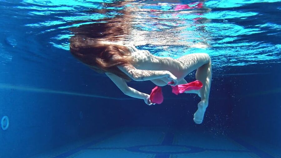 Tiffany Tatum Pt. UnderWaterShow Pool Erotics