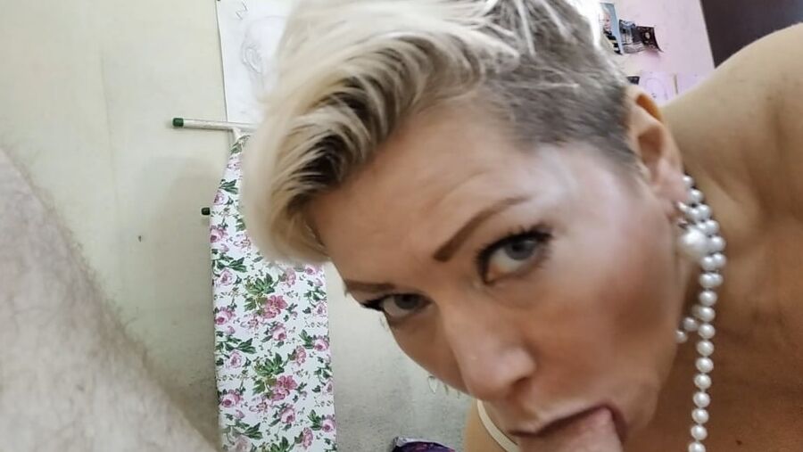 MILF pov blowjob closeup only!