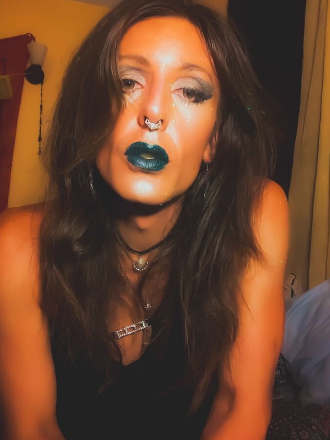 Sexy TS smoking fetish. Femme VS menthols