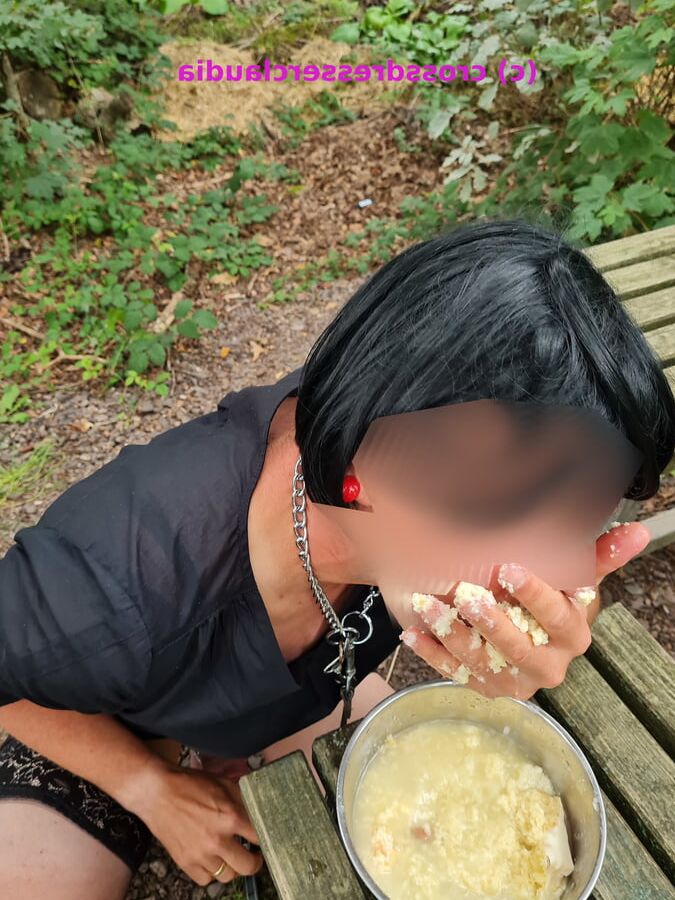 Sissy und ihr Napf