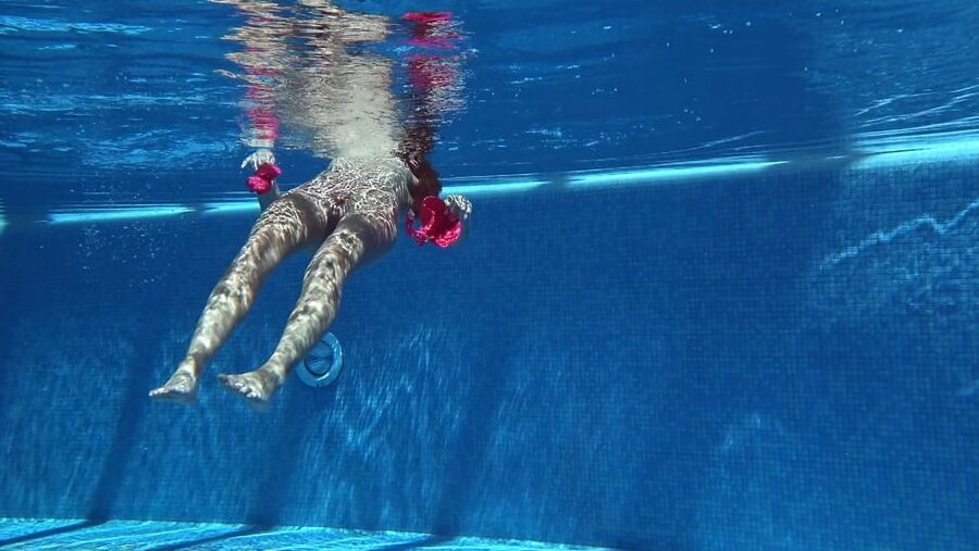 Tiffany Tatum Pt. UnderWaterShow Pool Erotics