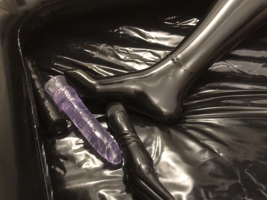 Latex on Plastic Bed