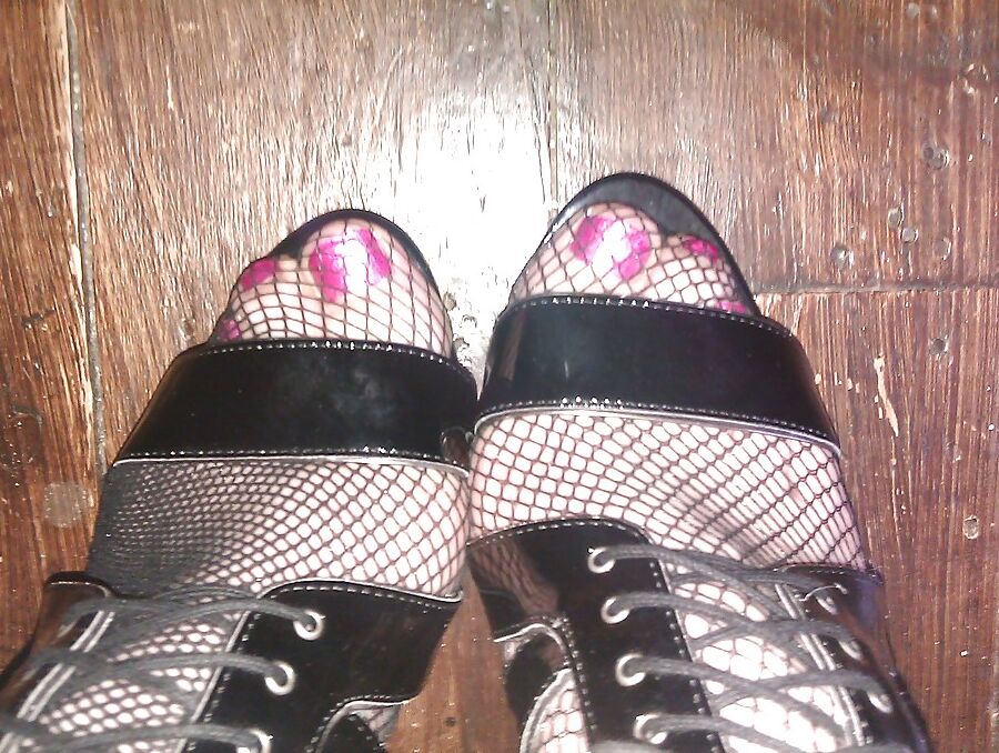 Linda asian ts red toenails and fishnet outfit