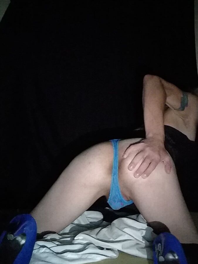 I want strangers jacking off to me