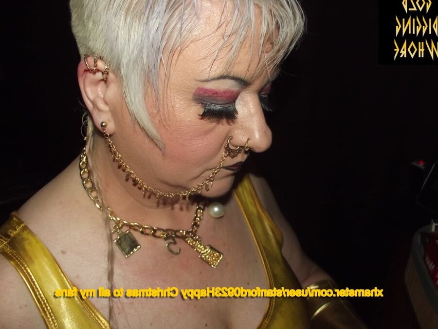 GOLD SLUT