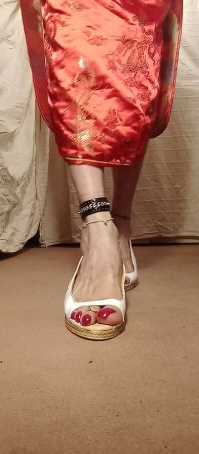 asian ts sexy feet in sandals, mules, high hells .