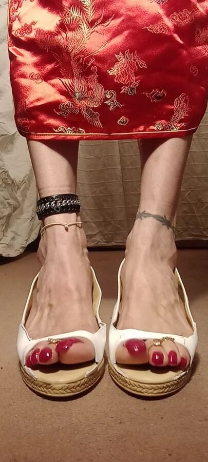 asian ts sexy feet in sandals, mules, high hells .