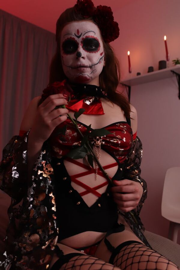BrokenTeens - Luna Haze Spooky Anal Booty