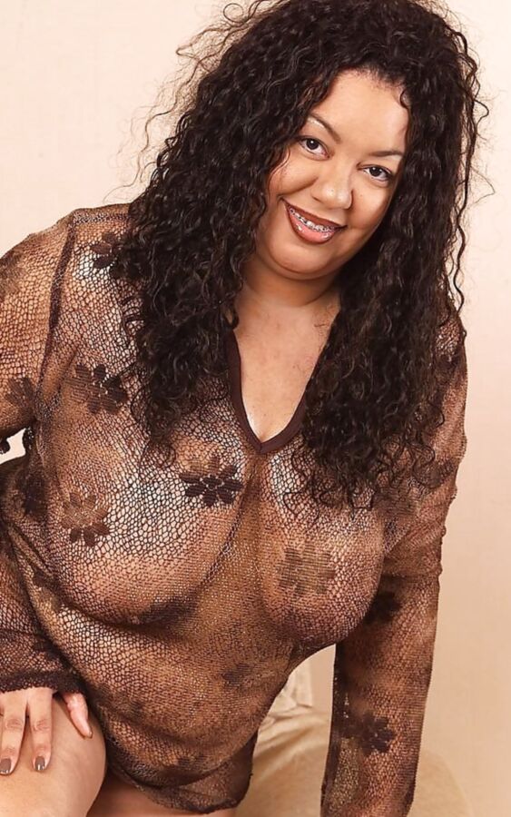 year old US milf Kelly from OlderWomanFun