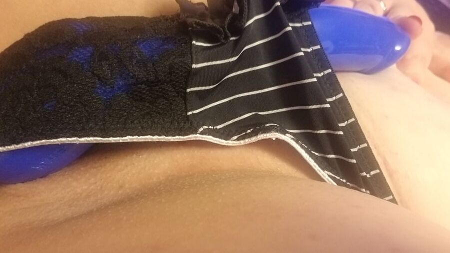 Mid day play housewife milf
