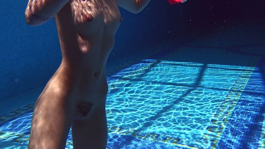 Tiffany Tatum Pt. UnderWaterShow Pool Erotics