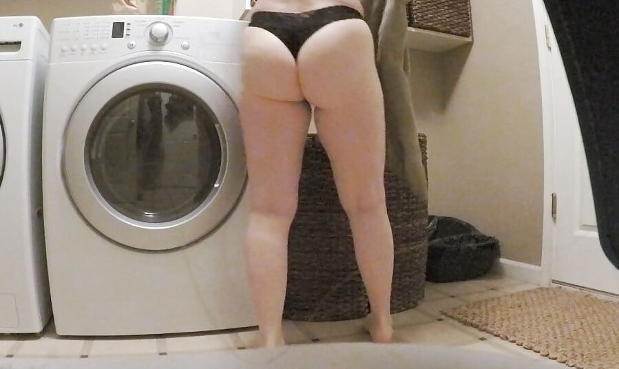 Mature Mom Tits and Ass getting ready by Marierocks