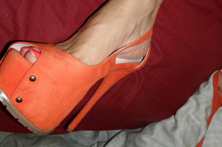 My wife is fitting her shoes