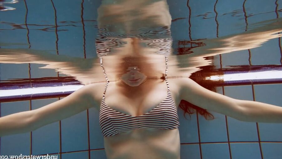Lola Pt. UnderWaterShow