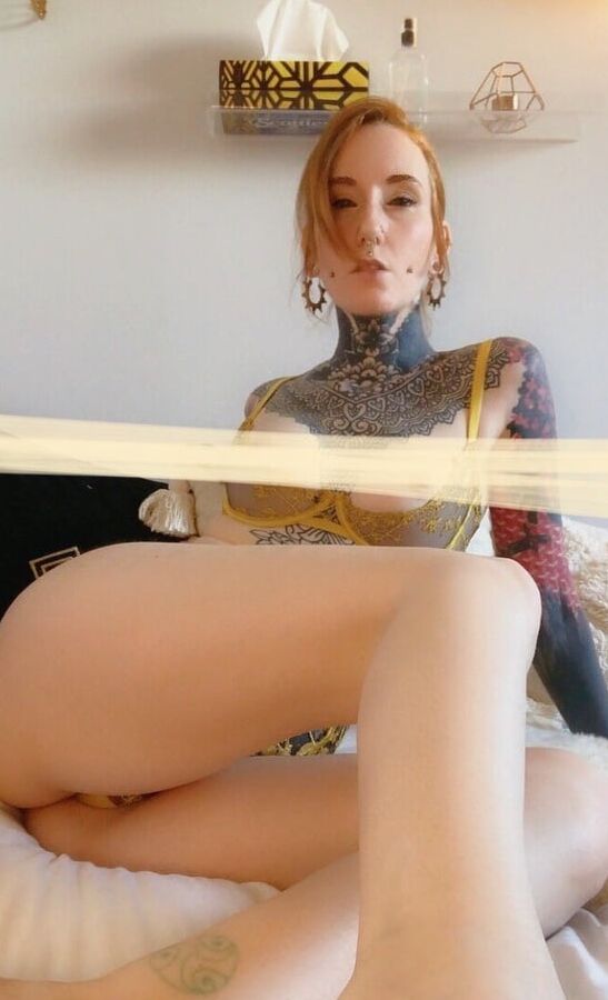 Sexy Goth Girl