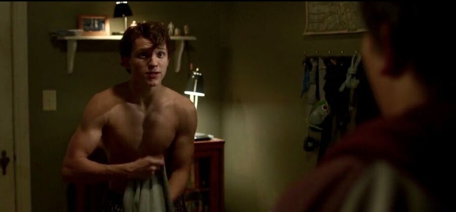 Sexy male celebrity Tom Holland various shirtless pics