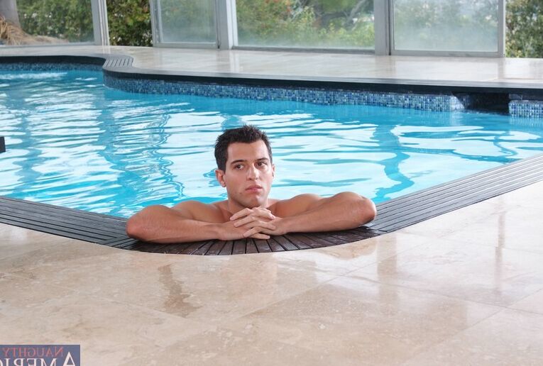 Dans la piscine