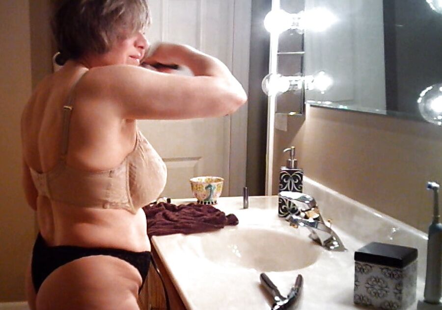 Mature Mom Tits and Ass getting ready by Marierocks