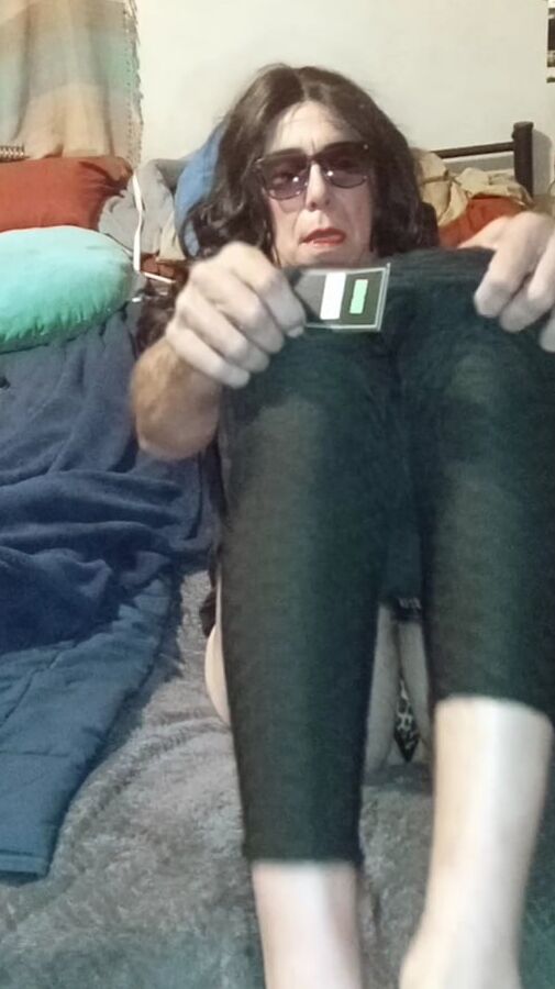 Lexiee in tic leggings