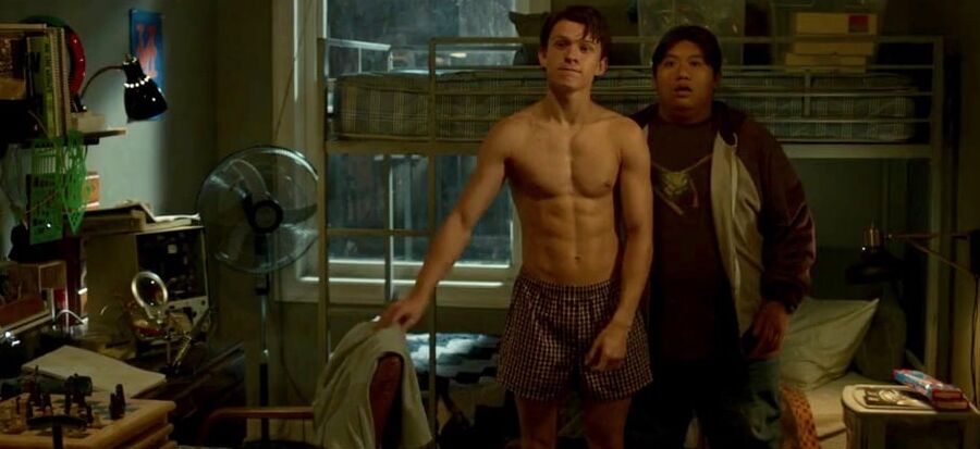 Sexy male celebrity Tom Holland various shirtless pics