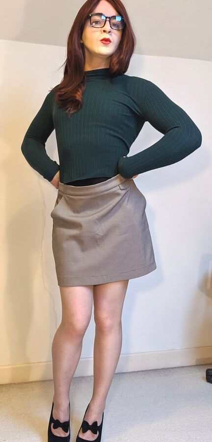 Marie crossdresser stockings in the office