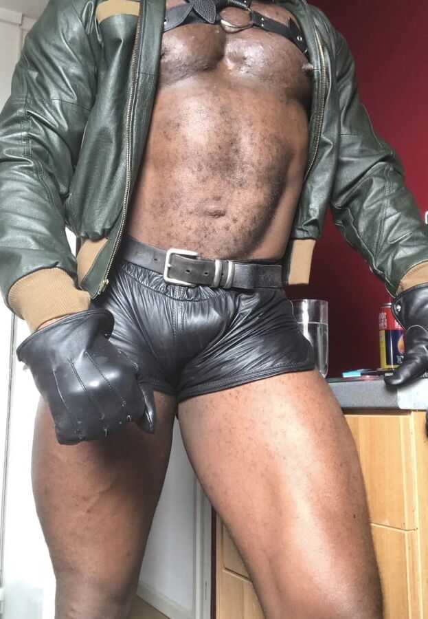 Brody Richardson onlyfans. Leathered Up Black Muscle