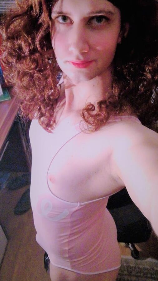 Sissy pink lady with chestnut locks