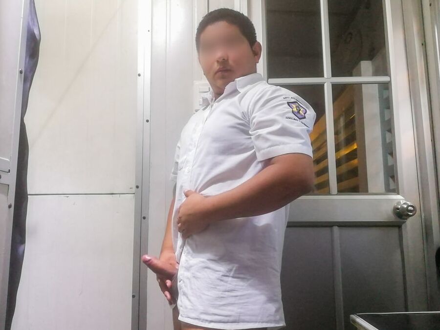 Mi Verga Exhibicionista en El Trabajo