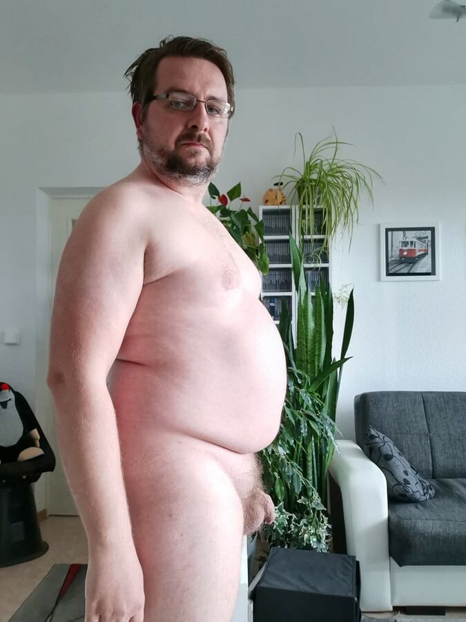 Fette Drecksau Dennis verkommt im Lockdown