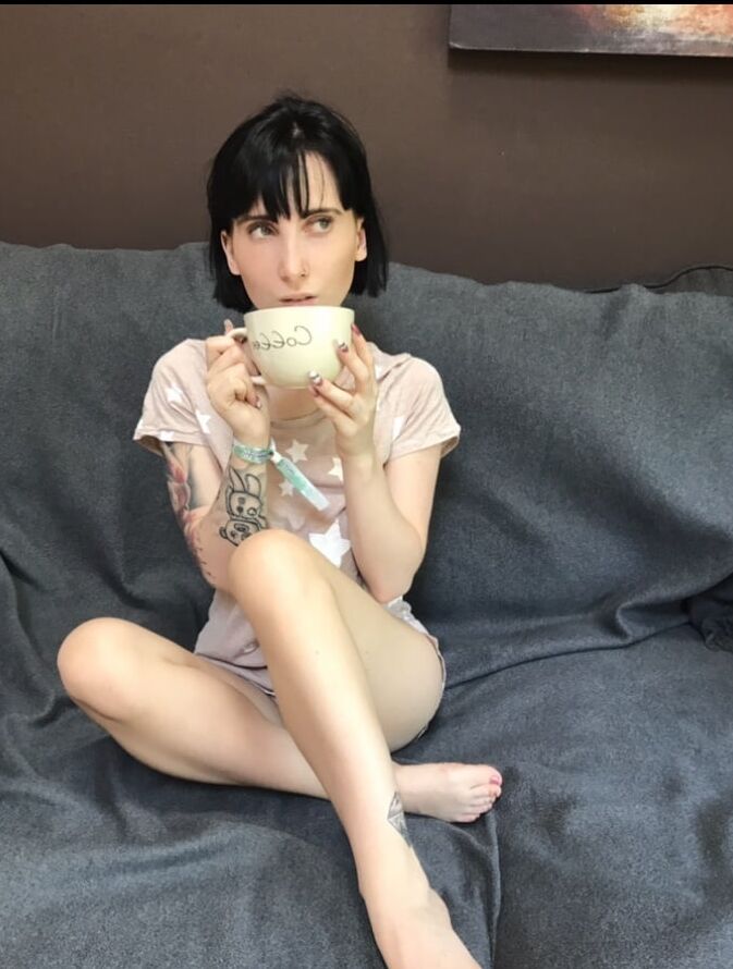 Hot Pics Lou Nesbit.Lia Louise