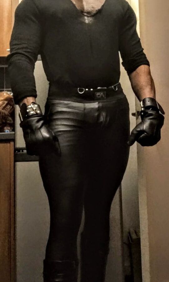 Brody Richardson onlyfans. Leathered Up Black Muscle