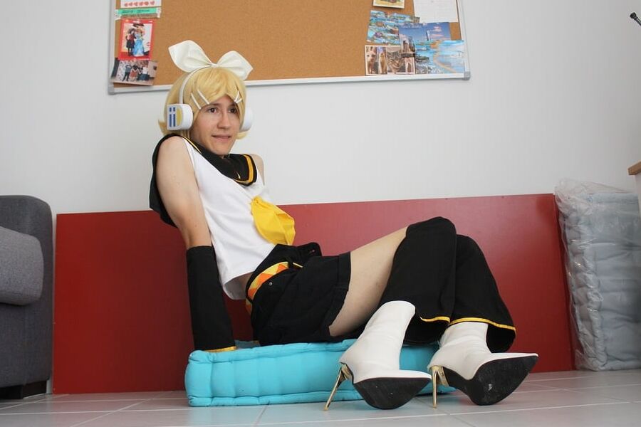 Crossdress cosplay Kinky Rin Kagamine