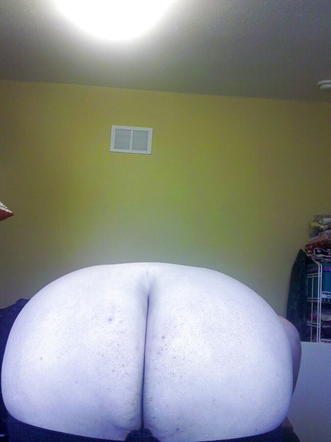 Enjoy this photo of my exceptional ass :-P