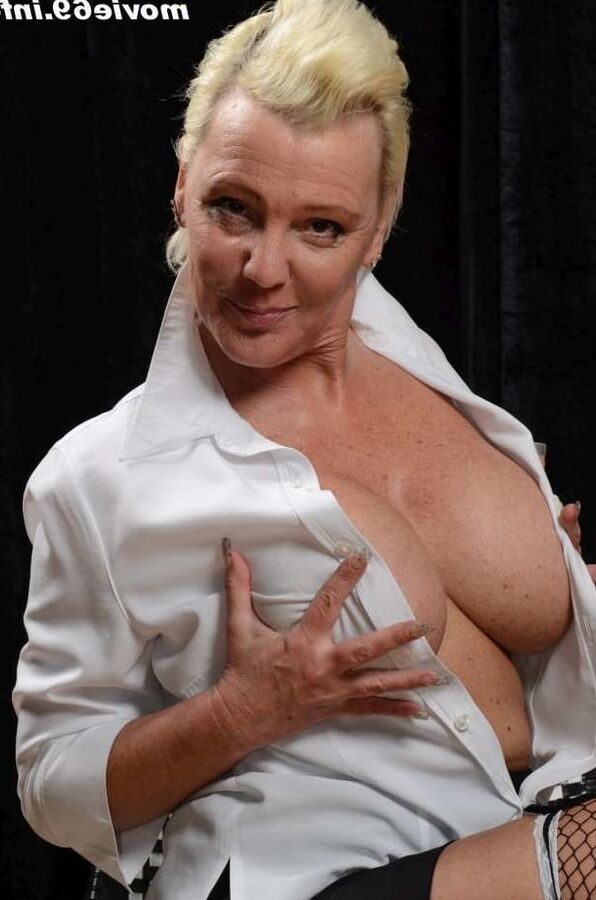 Photoshooting with MILF Jill Summer