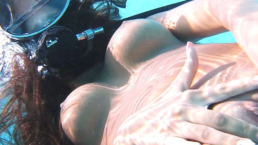 Diana Kalgotkina Pt. UnderWaterShow with Dildo