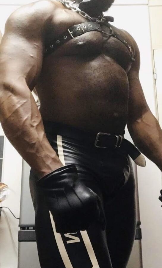 Brody Richardson onlyfans. Leathered Up Black Muscle