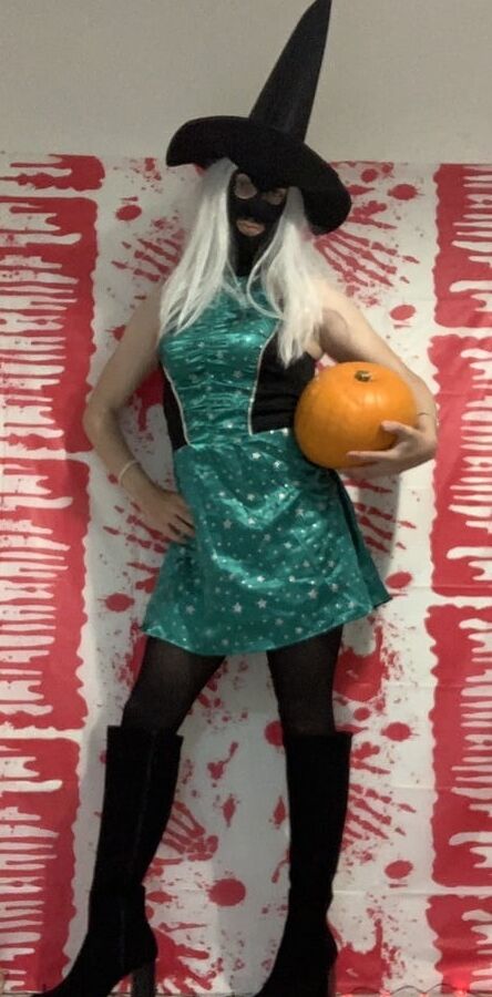 Sissy Witch (Halloween Special)
