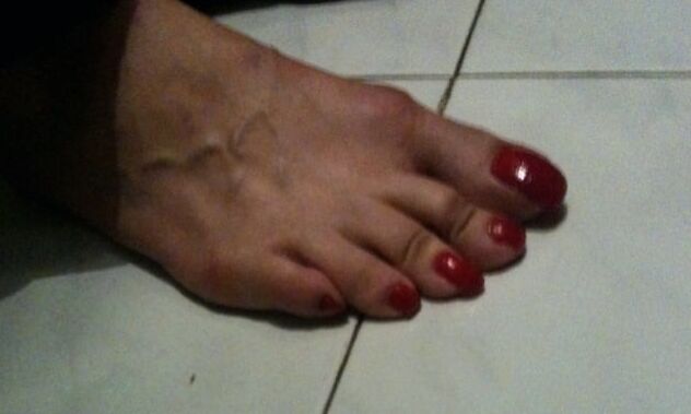 Asian ts feet in airport