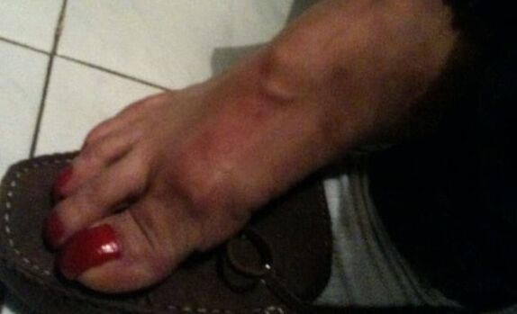 Asian ts feet in airport