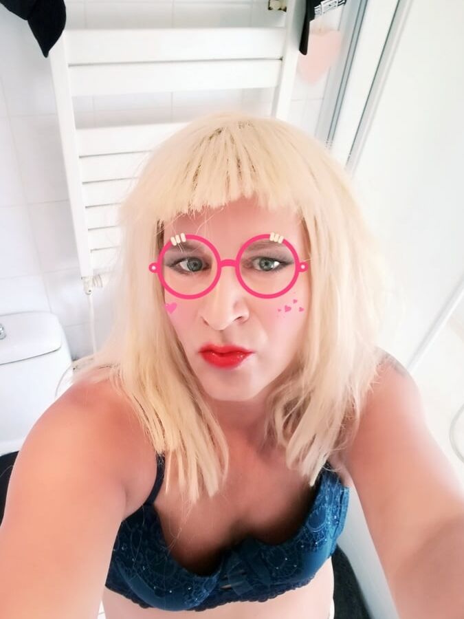 Dutch Horny little Crosdresser