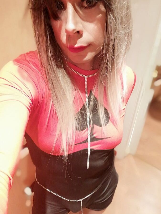 Camelia - dreaming of BBC in my red QOS outfit