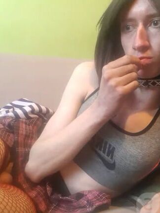 CipciaOliwcia&;s sissy captured on Skype.