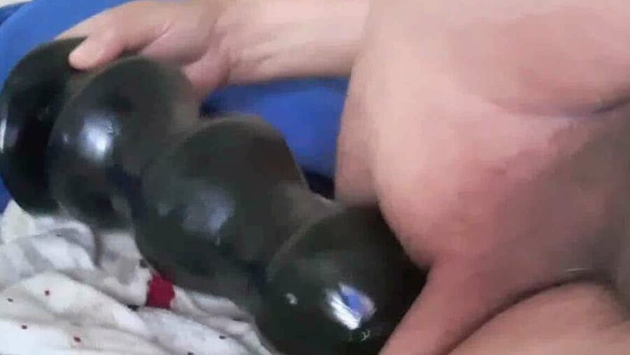 Sissy get the knot dildo