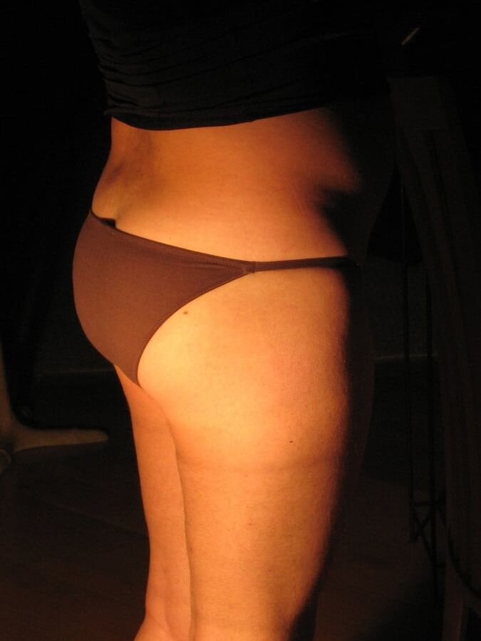 Big Booty Bubble Butt in Cotton Panties