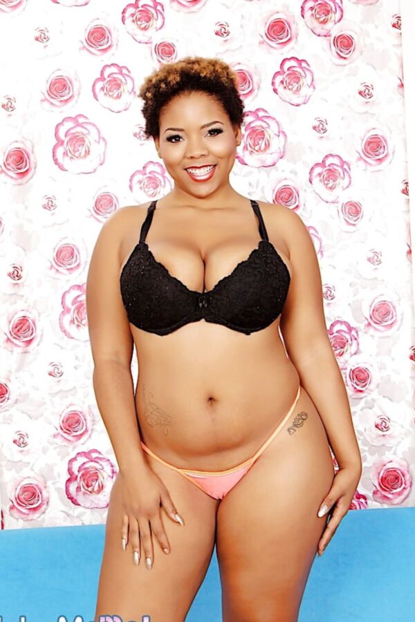 Sexy and chubby ebony Gabbie Sin