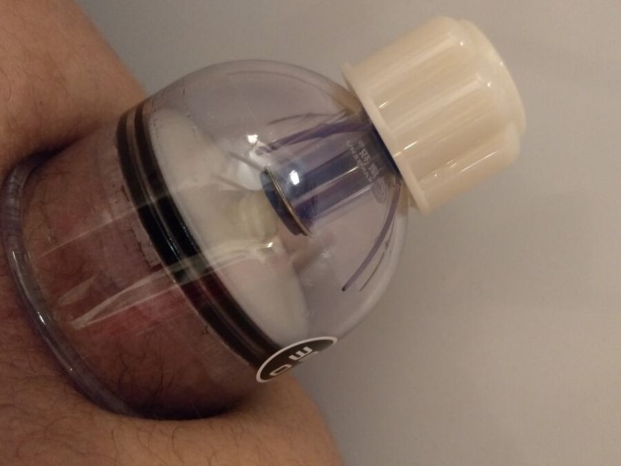 Sucking out my pussy